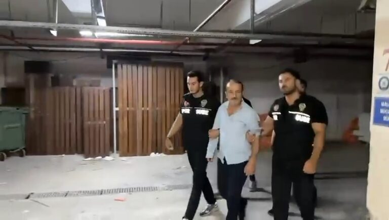 Galatasaray taraftar grubu lideri Sebahattin Şirin'in evinde 65